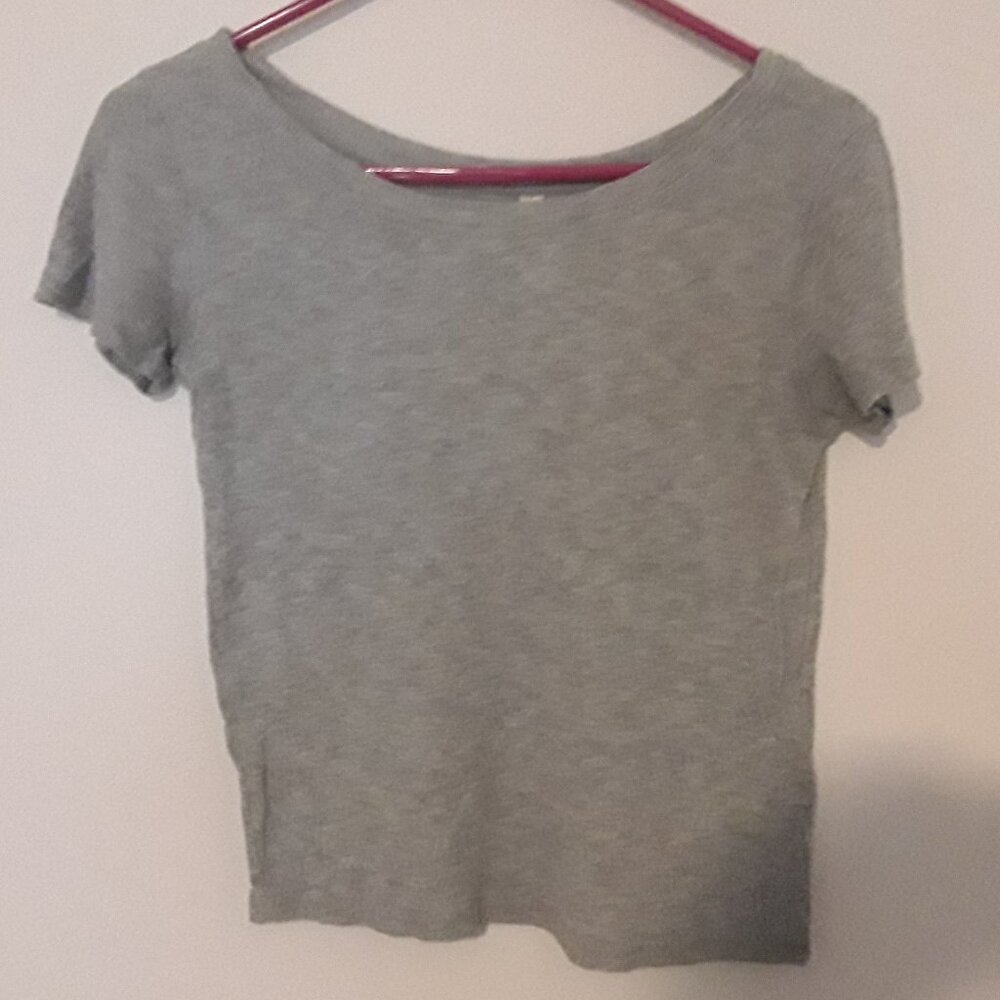 Live, Love, Dream ladies small gray ribbed,super soft & stretchy top